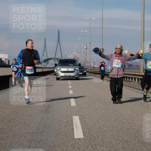 03.10.2025 - Köhlbrandbrückenlauf Fabian Wolf http://msf.ph/oto/9092294 03.10.2025 10:28:14 Position 3 2611, 3195, 9702 meine-sportfotos.de