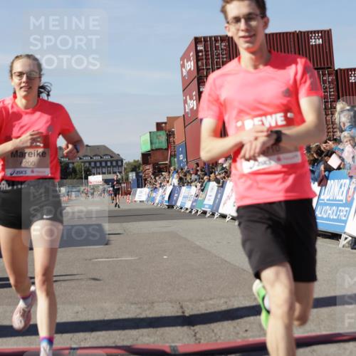 03.10.2025 - Köhlbrandbrückenlauf Jannik Wohlers http://msf.ph/oto/9092295 03.10.2025 12:54:06 Ziel 4030, 5710, 5947, 6002, 6200, 6817 meine-sportfotos.de
