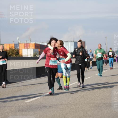 03.10.2025 - Köhlbrandbrückenlauf Jannik Wohlers http://msf.ph/oto/9092296 03.10.2025 10:11:41 Position 3 2554 meine-sportfotos.de