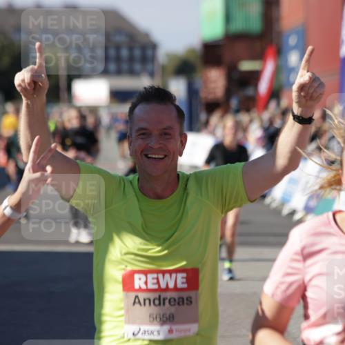 03.10.2025 - Köhlbrandbrückenlauf Jannik Wohlers http://msf.ph/oto/9092304 03.10.2025 13:19:59 Ziel 4376, 4433, 4539, 4721, 5037, 5059, 5175, 5656, 5657, 5658, 5704, 5841, 6068, 6414, 6567, 6568, 6649, 6663 meine-sportfotos.de