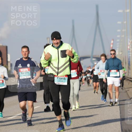 03.10.2025 - Köhlbrandbrückenlauf Jannik Wohlers http://msf.ph/oto/9092306 03.10.2025 09:59:54 Position 3 3049, 3047, 2724 meine-sportfotos.de