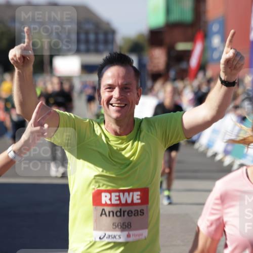 03.10.2025 - Köhlbrandbrückenlauf Jannik Wohlers http://msf.ph/oto/9092316 03.10.2025 13:19:59 Ziel 4376, 4433, 4539, 4721, 5037, 5059, 5175, 5656, 5657, 5658, 5704, 5841, 6068, 6414, 6567, 6568, 6649, 6663 meine-sportfotos.de