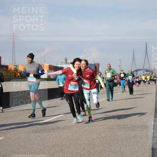 03.10.2025 - Köhlbrandbrückenlauf Jannik Wohlers http://msf.ph/oto/9092321 03.10.2025 10:11:42 Position 3 2554 meine-sportfotos.de