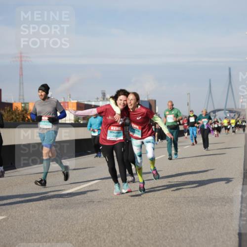 03.10.2025 - Köhlbrandbrückenlauf Jannik Wohlers http://msf.ph/oto/9092326 03.10.2025 10:11:42 Position 3 2554 meine-sportfotos.de