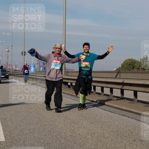 03.10.2025 - Köhlbrandbrückenlauf Fabian Wolf http://msf.ph/oto/9092329 03.10.2025 10:28:15 Position 3 3195, 3, 3774, 9702 meine-sportfotos.de