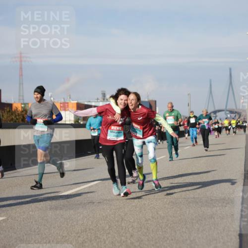 03.10.2025 - Köhlbrandbrückenlauf Jannik Wohlers http://msf.ph/oto/9092333 03.10.2025 10:11:42 Position 3 2554 meine-sportfotos.de