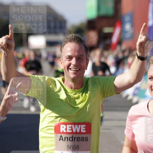 03.10.2025 - Köhlbrandbrückenlauf Jannik Wohlers http://msf.ph/oto/9092346 03.10.2025 13:19:59 Ziel 4376, 4433, 4539, 4721, 5037, 5059, 5175, 5656, 5657, 5658, 5704, 5841, 6068, 6414, 6567, 6568, 6649, 6663 meine-sportfotos.de