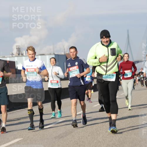 03.10.2025 - Köhlbrandbrückenlauf Jannik Wohlers http://msf.ph/oto/9092349 03.10.2025 09:59:55 Position 3 3048, 3049, 3063, 3047, 2724 meine-sportfotos.de