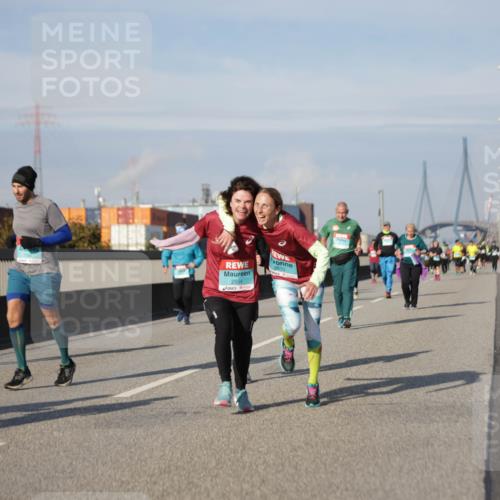 03.10.2025 - Köhlbrandbrückenlauf Jannik Wohlers http://msf.ph/oto/9092373 03.10.2025 10:11:42 Position 3 2554, 2533 meine-sportfotos.de