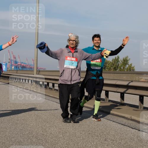 03.10.2025 - Köhlbrandbrückenlauf Fabian Wolf http://msf.ph/oto/9092389 03.10.2025 10:28:16 Position 3 11, 3774, 9702 meine-sportfotos.de