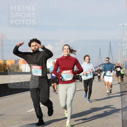 03.10.2025 - Köhlbrandbrückenlauf Jannik Wohlers http://msf.ph/oto/9092397 03.10.2025 10:00:01 Position 3 3725, 3816 meine-sportfotos.de