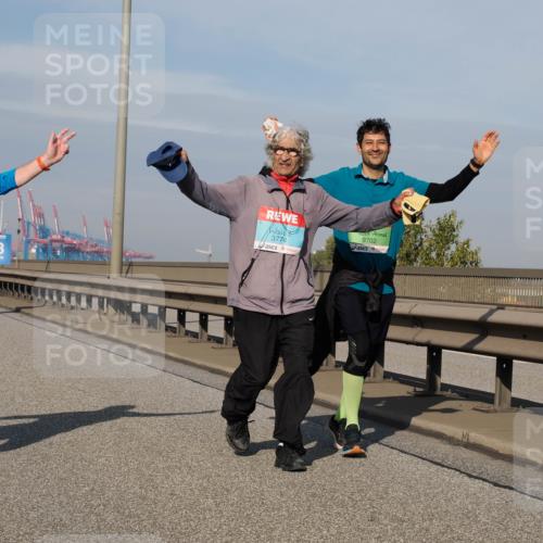 03.10.2025 - Köhlbrandbrückenlauf Fabian Wolf http://msf.ph/oto/9092398 03.10.2025 10:28:16 Position 3 511, 3774, 9702, 00011 meine-sportfotos.de