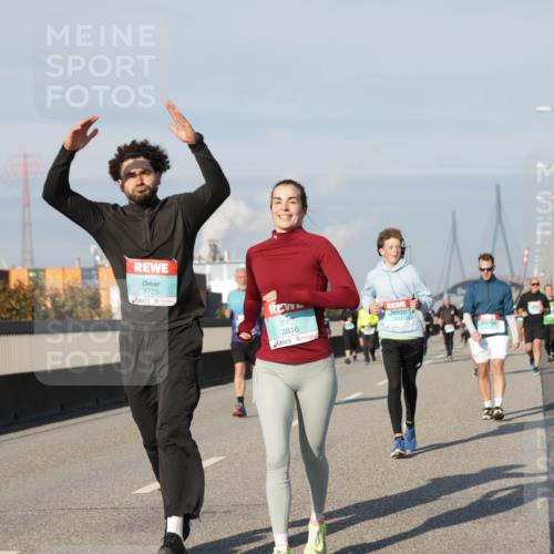 03.10.2025 - Köhlbrandbrückenlauf Jannik Wohlers http://msf.ph/oto/9092416 03.10.2025 10:00:01 Position 3 3725, 3816 meine-sportfotos.de