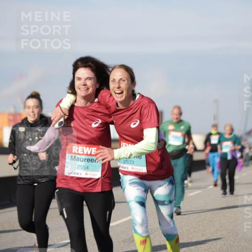 03.10.2025 - Köhlbrandbrückenlauf Jannik Wohlers http://msf.ph/oto/9092422 03.10.2025 10:11:43 Position 3 2554, 2533 meine-sportfotos.de