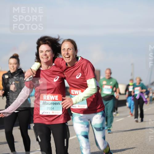 03.10.2025 - Köhlbrandbrückenlauf Jannik Wohlers http://msf.ph/oto/9092431 03.10.2025 10:11:43 Position 3 120, 2554 meine-sportfotos.de