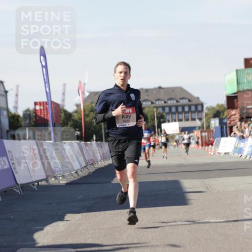 03.10.2025 - Köhlbrandbrückenlauf Jannik Wohlers http://msf.ph/oto/9092433 03.10.2025 12:54:16 Ziel 4598 meine-sportfotos.de