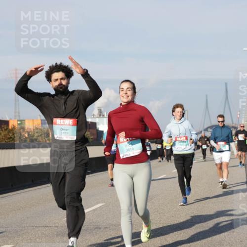 03.10.2025 - Köhlbrandbrückenlauf Jannik Wohlers http://msf.ph/oto/9092434 03.10.2025 10:00:01 Position 3 3725, 3816 meine-sportfotos.de