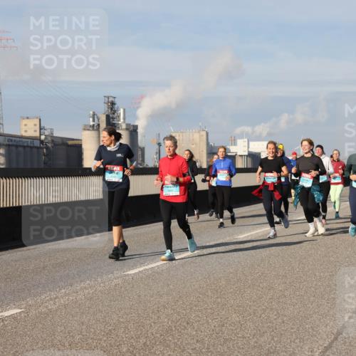 03.10.2025 - Köhlbrandbrückenlauf Lena Gebhardt http://msf.ph/oto/9092435 03.10.2025 10:08:21 Position 2 3142 meine-sportfotos.de