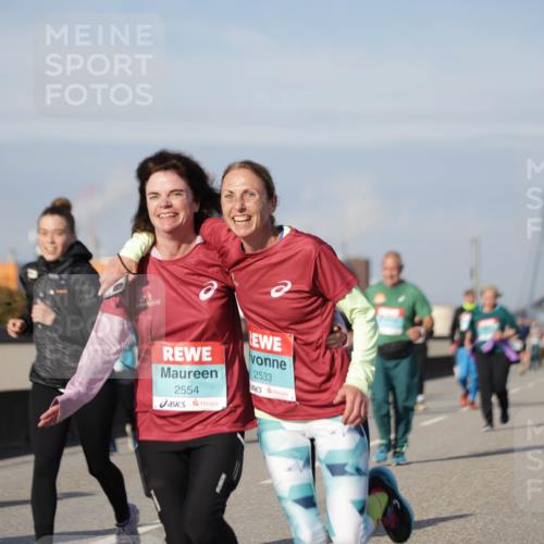 03.10.2025 - Köhlbrandbrückenlauf Jannik Wohlers http://msf.ph/oto/9092443 03.10.2025 10:11:43 Position 3 21, 2554, 2533 meine-sportfotos.de
