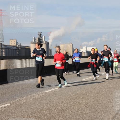 03.10.2025 - Köhlbrandbrückenlauf Lena Gebhardt http://msf.ph/oto/9092449 03.10.2025 10:08:21 Position 2 2388, 1 meine-sportfotos.de