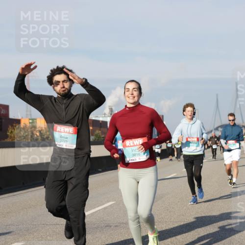 03.10.2025 - Köhlbrandbrückenlauf Jannik Wohlers http://msf.ph/oto/9092450 03.10.2025 10:00:01 Position 3 3725, 3816 meine-sportfotos.de
