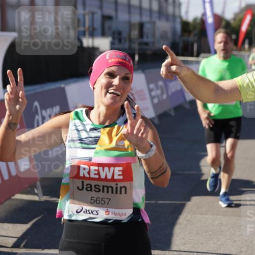 03.10.2025 - Köhlbrandbrückenlauf Jannik Wohlers http://msf.ph/oto/9092451 03.10.2025 13:20:00 Ziel 4376, 4433, 4539, 4721, 5037, 5059, 5175, 5328, 5656, 5657, 5658, 5704, 5841, 6068, 6414, 6567, 6568, 6649, 6663 meine-sportfotos.de