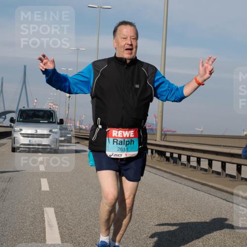 03.10.2025 - Köhlbrandbrückenlauf Fabian Wolf http://msf.ph/oto/9092453 03.10.2025 10:28:17 Position 3 3195, 2611 meine-sportfotos.de