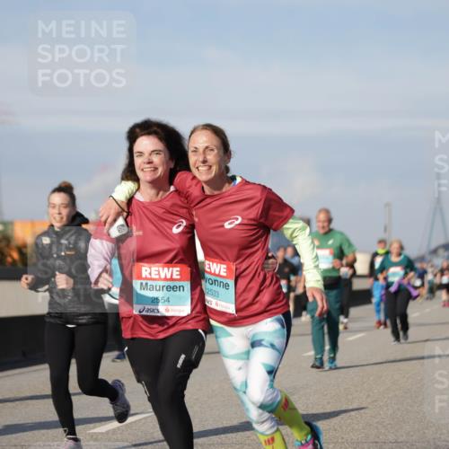 03.10.2025 - Köhlbrandbrückenlauf Jannik Wohlers http://msf.ph/oto/9092455 03.10.2025 10:11:43 Position 3 2554, 2533 meine-sportfotos.de