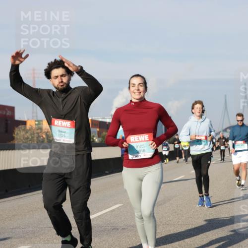 03.10.2025 - Köhlbrandbrückenlauf Jannik Wohlers http://msf.ph/oto/9092457 03.10.2025 10:00:01 Position 3 3725, 3816 meine-sportfotos.de