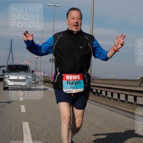 03.10.2025 - Köhlbrandbrückenlauf Fabian Wolf http://msf.ph/oto/9092461 03.10.2025 10:28:17 Position 3 3195, 2611 meine-sportfotos.de