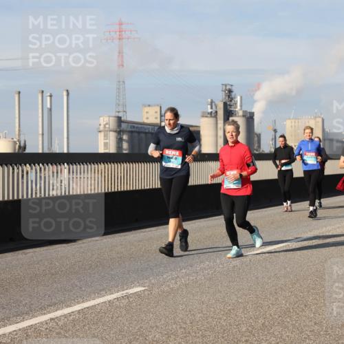 03.10.2025 - Köhlbrandbrückenlauf Lena Gebhardt http://msf.ph/oto/9092465 03.10.2025 10:08:22 Position 2 3739 meine-sportfotos.de