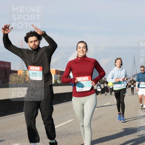 03.10.2025 - Köhlbrandbrückenlauf Jannik Wohlers http://msf.ph/oto/9092466 03.10.2025 10:00:01 Position 3 3725, 3816 meine-sportfotos.de