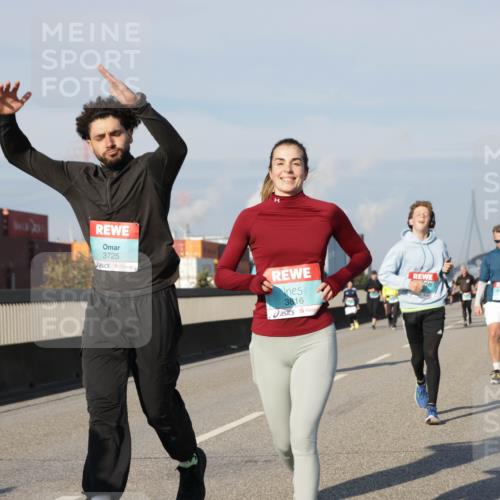 03.10.2025 - Köhlbrandbrückenlauf Jannik Wohlers http://msf.ph/oto/9092471 03.10.2025 10:00:01 Position 3 3725, 3816 meine-sportfotos.de