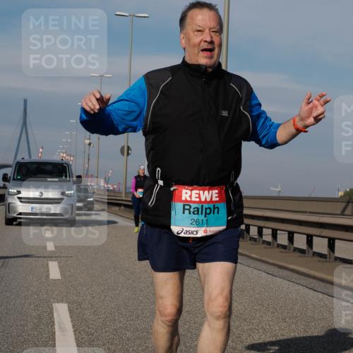 03.10.2025 - Köhlbrandbrückenlauf Fabian Wolf http://msf.ph/oto/9092472 03.10.2025 10:28:18 Position 3 3195, 2611 meine-sportfotos.de