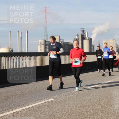 03.10.2025 - Köhlbrandbrückenlauf Lena Gebhardt http://msf.ph/oto/9092474 03.10.2025 10:08:22 Position 2 3142, 3739 meine-sportfotos.de