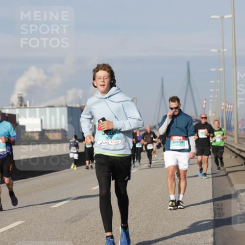 03.10.2025 - Köhlbrandbrückenlauf Jannik Wohlers http://msf.ph/oto/9092481 03.10.2025 10:00:02 Position 3 3647, 3180 meine-sportfotos.de