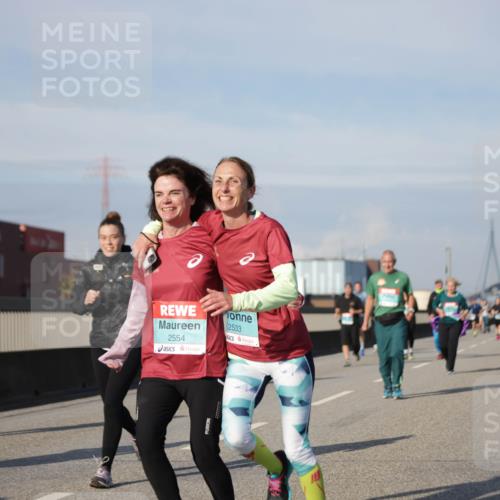 03.10.2025 - Köhlbrandbrückenlauf Jannik Wohlers http://msf.ph/oto/9092488 03.10.2025 10:11:43 Position 3 2554, 2533 meine-sportfotos.de