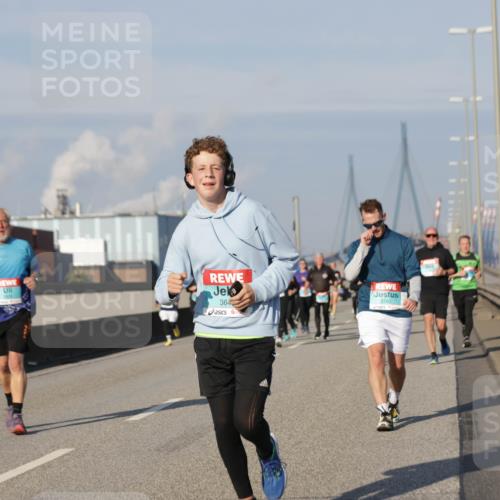 03.10.2025 - Köhlbrandbrückenlauf Jannik Wohlers http://msf.ph/oto/9092500 03.10.2025 10:00:02 Position 3 364, 3180 meine-sportfotos.de