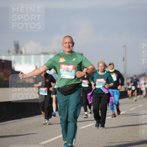 03.10.2025 - Köhlbrandbrückenlauf Jannik Wohlers http://msf.ph/oto/9092506 03.10.2025 10:11:45 Position 3 2272, 2175 meine-sportfotos.de