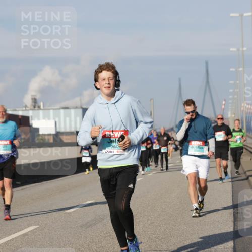 03.10.2025 - Köhlbrandbrückenlauf Jannik Wohlers http://msf.ph/oto/9092507 03.10.2025 10:00:02 Position 3 3647, 3180 meine-sportfotos.de