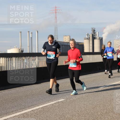 03.10.2025 - Köhlbrandbrückenlauf Lena Gebhardt http://msf.ph/oto/9092509 03.10.2025 10:08:22 Position 2 3604, 3739 meine-sportfotos.de