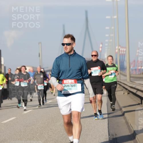 03.10.2025 - Köhlbrandbrückenlauf Jannik Wohlers http://msf.ph/oto/9092533 03.10.2025 10:00:04 Position 3 3180 meine-sportfotos.de