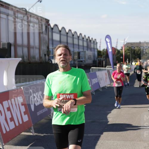03.10.2025 - Köhlbrandbrückenlauf Jannik Wohlers http://msf.ph/oto/9092544 03.10.2025 13:20:02 Ziel 4433, 4721, 5037, 5175, 5328, 5456, 5481, 5656, 5657, 5658, 5841, 6068, 6414, 6567, 6568, 6589, 6649, 6663 meine-sportfotos.de