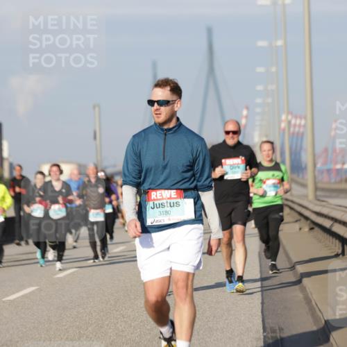 03.10.2025 - Köhlbrandbrückenlauf Jannik Wohlers http://msf.ph/oto/9092547 03.10.2025 10:00:04 Position 3 3180 meine-sportfotos.de