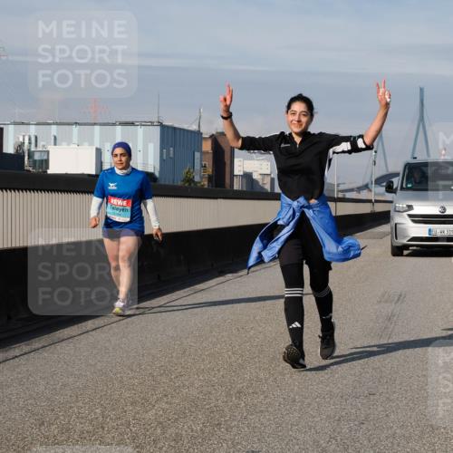 03.10.2025 - Köhlbrandbrückenlauf Fabian Wolf http://msf.ph/oto/9092564 03.10.2025 10:28:19 Position 3 3184, 3195 meine-sportfotos.de