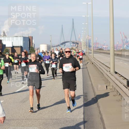 03.10.2025 - Köhlbrandbrückenlauf Jannik Wohlers http://msf.ph/oto/9092569 03.10.2025 10:00:08 Position 3 3180, 6, 1304 meine-sportfotos.de