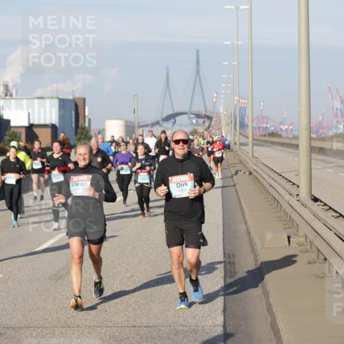 03.10.2025 - Köhlbrandbrückenlauf Jannik Wohlers http://msf.ph/oto/9092575 03.10.2025 10:00:08 Position 3 1304, 1303 meine-sportfotos.de