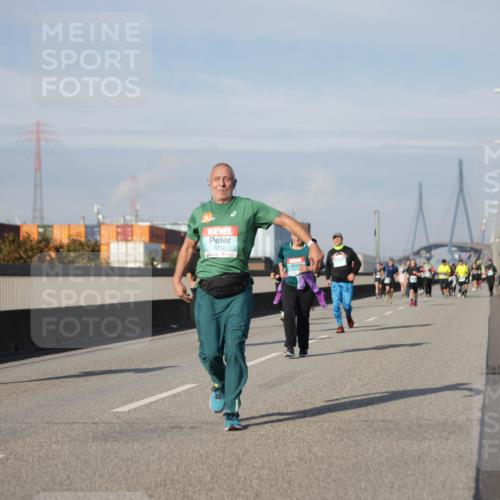 03.10.2025 - Köhlbrandbrückenlauf Jannik Wohlers http://msf.ph/oto/9092593 03.10.2025 10:11:46 Position 3 2272 meine-sportfotos.de