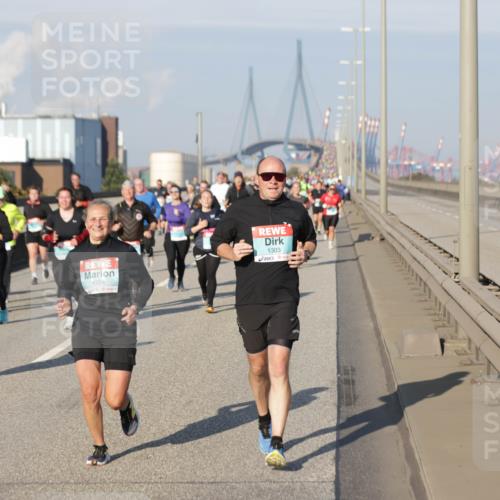 03.10.2025 - Köhlbrandbrückenlauf Jannik Wohlers http://msf.ph/oto/9092595 03.10.2025 10:00:08 Position 3 1304, 1303 meine-sportfotos.de