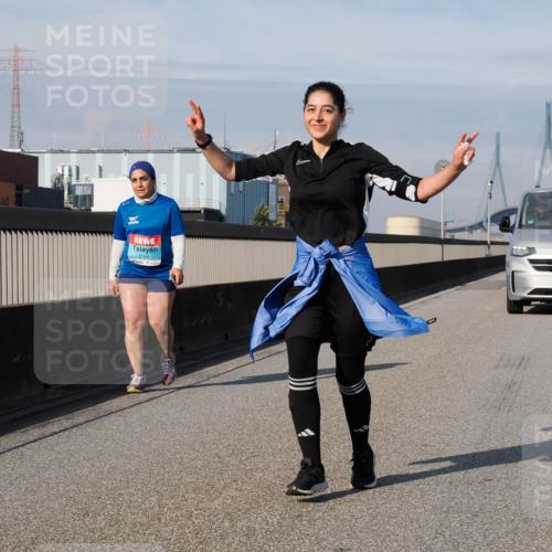03.10.2025 - Köhlbrandbrückenlauf Fabian Wolf http://msf.ph/oto/9092598 03.10.2025 10:28:20 Position 3 3184, 3195 meine-sportfotos.de